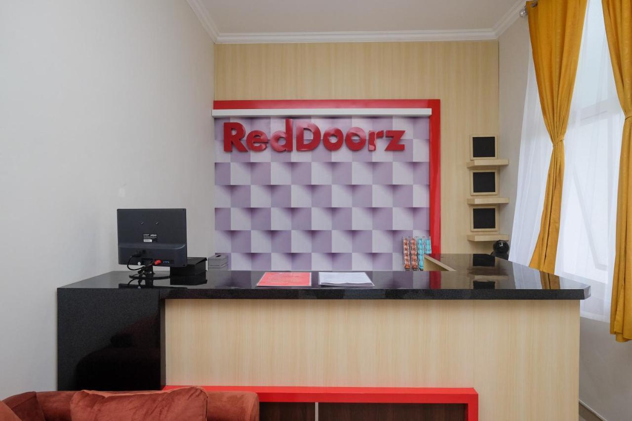 Reddoorz Near Kawasan Bandara Ahmad Yani Semarang 2 Exterior foto