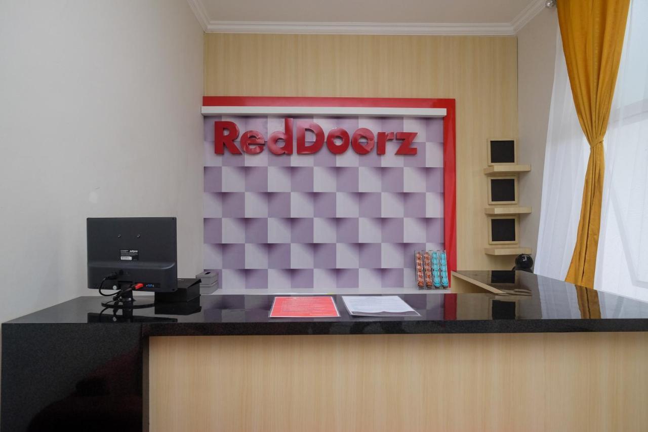 Reddoorz Near Kawasan Bandara Ahmad Yani Semarang 2 Exterior foto