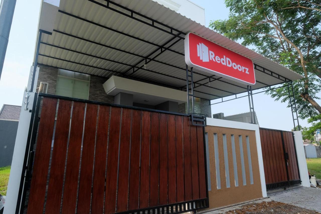 Reddoorz Near Kawasan Bandara Ahmad Yani Semarang 2 Exterior foto