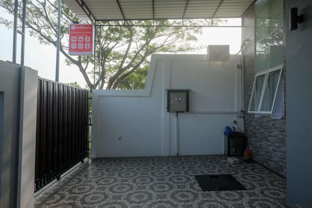 Reddoorz Near Kawasan Bandara Ahmad Yani Semarang 2 Exterior foto