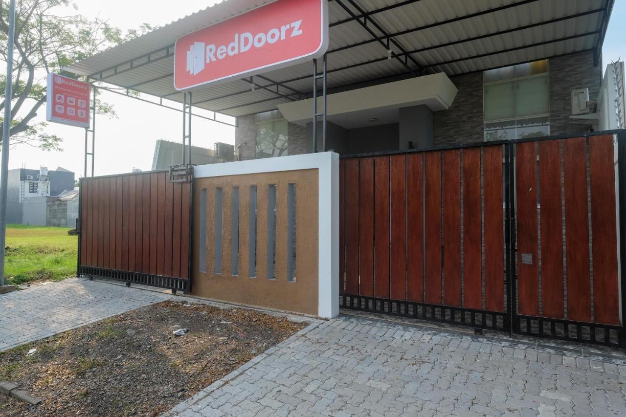 Reddoorz Near Kawasan Bandara Ahmad Yani Semarang 2 Exterior foto